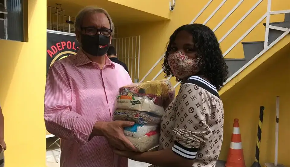 adepol-mg-entrega-segunda-remessa-de-cestas-basicas-arrecadas-em-campanha